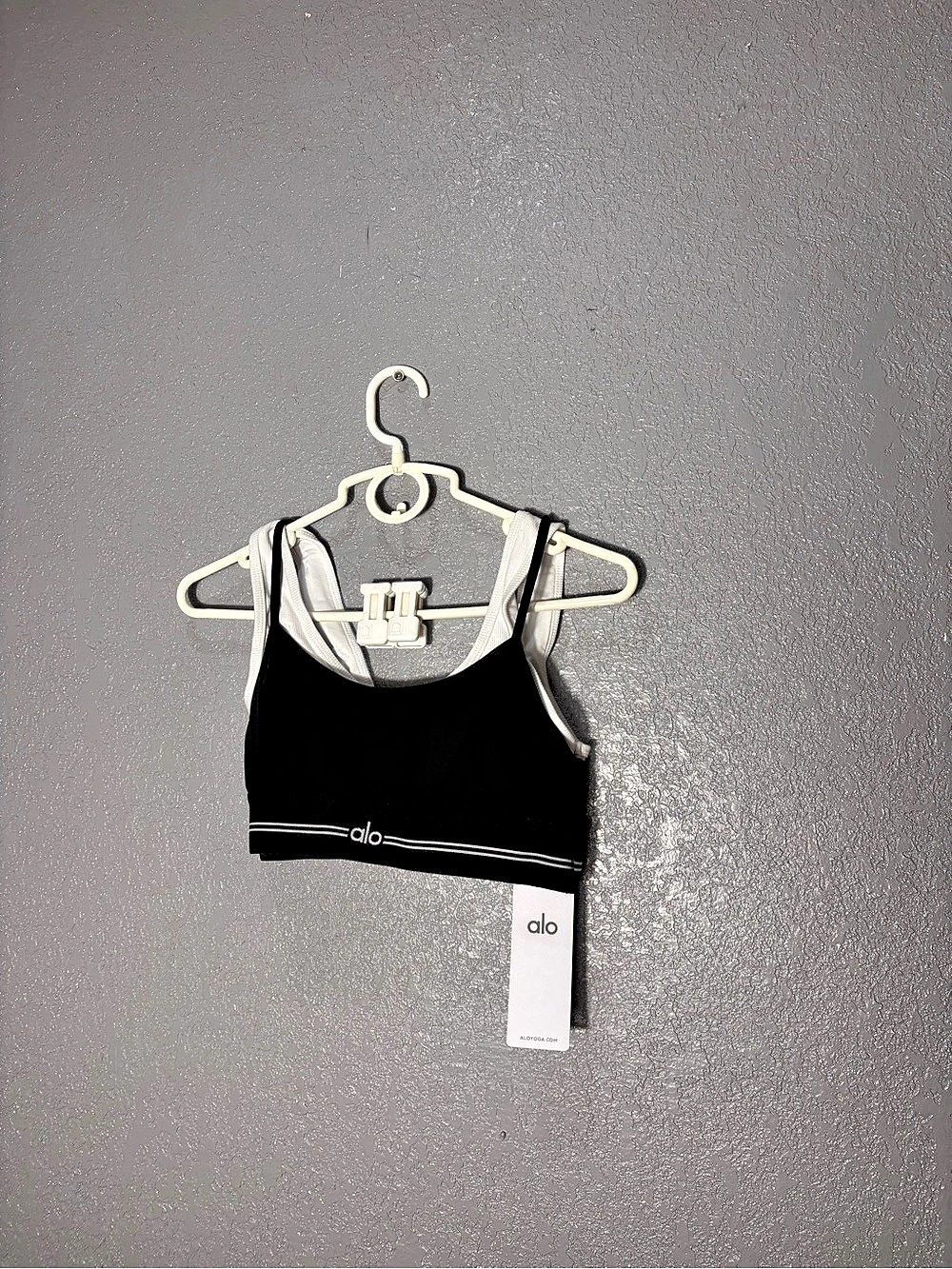 Alo Yoga Airbrush Heart Throb Bra and Airbrush High-Waist 7/8 Heart Throb